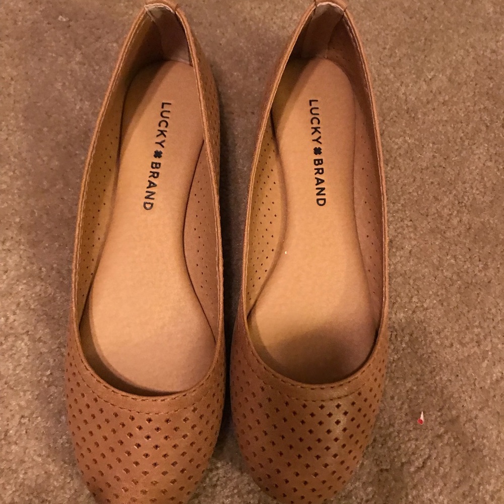 BRAND NEW! 7.5 Lucky flats!